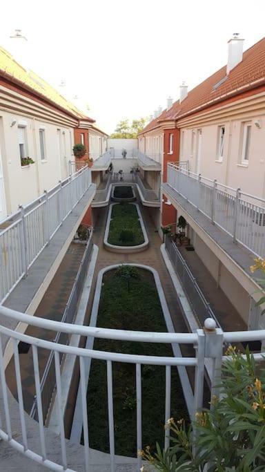 דברצן Gabica Apartman מראה חיצוני תמונה