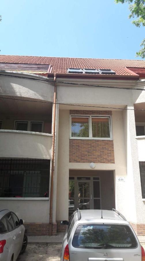 דברצן Gabica Apartman מראה חיצוני תמונה